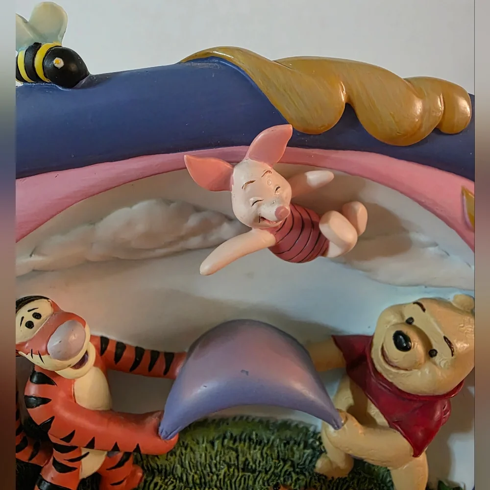 Disney 3D Hip Hip Poohray Decorative Plate Resin Bradford Exchange